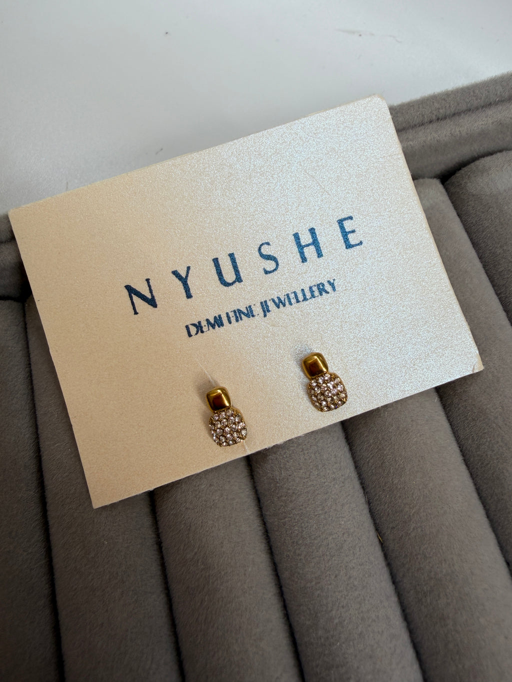 Aura ball back studs