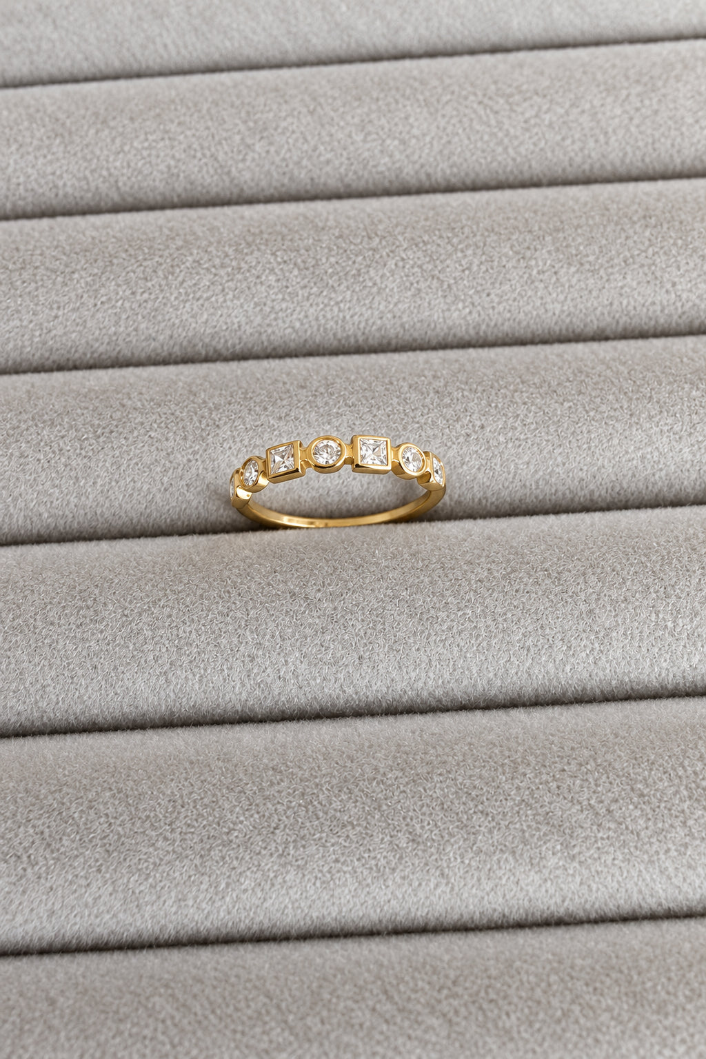 Thin stone ring