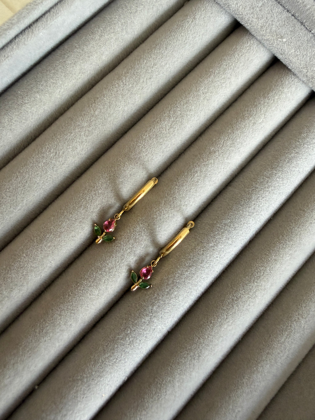 Tulip drop earrings