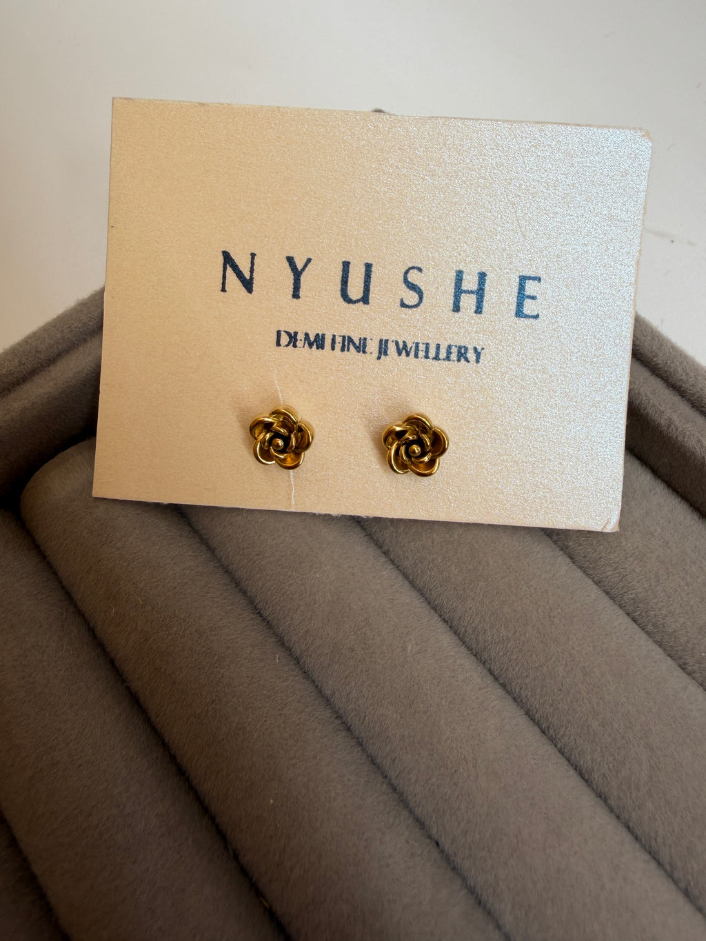 Rose Ball back studs
