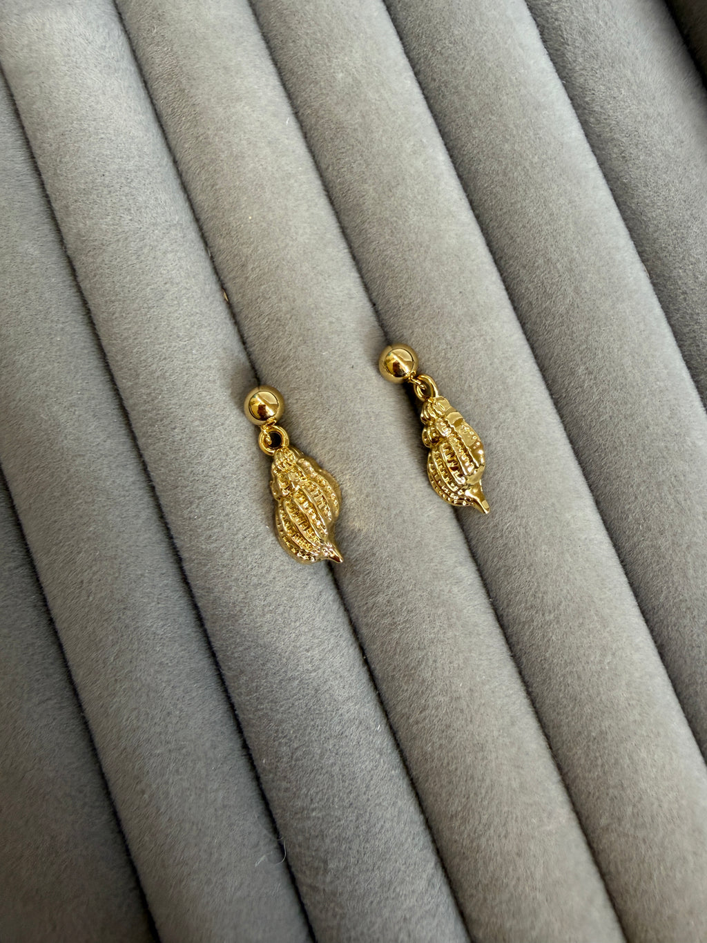 Shell drop earrings