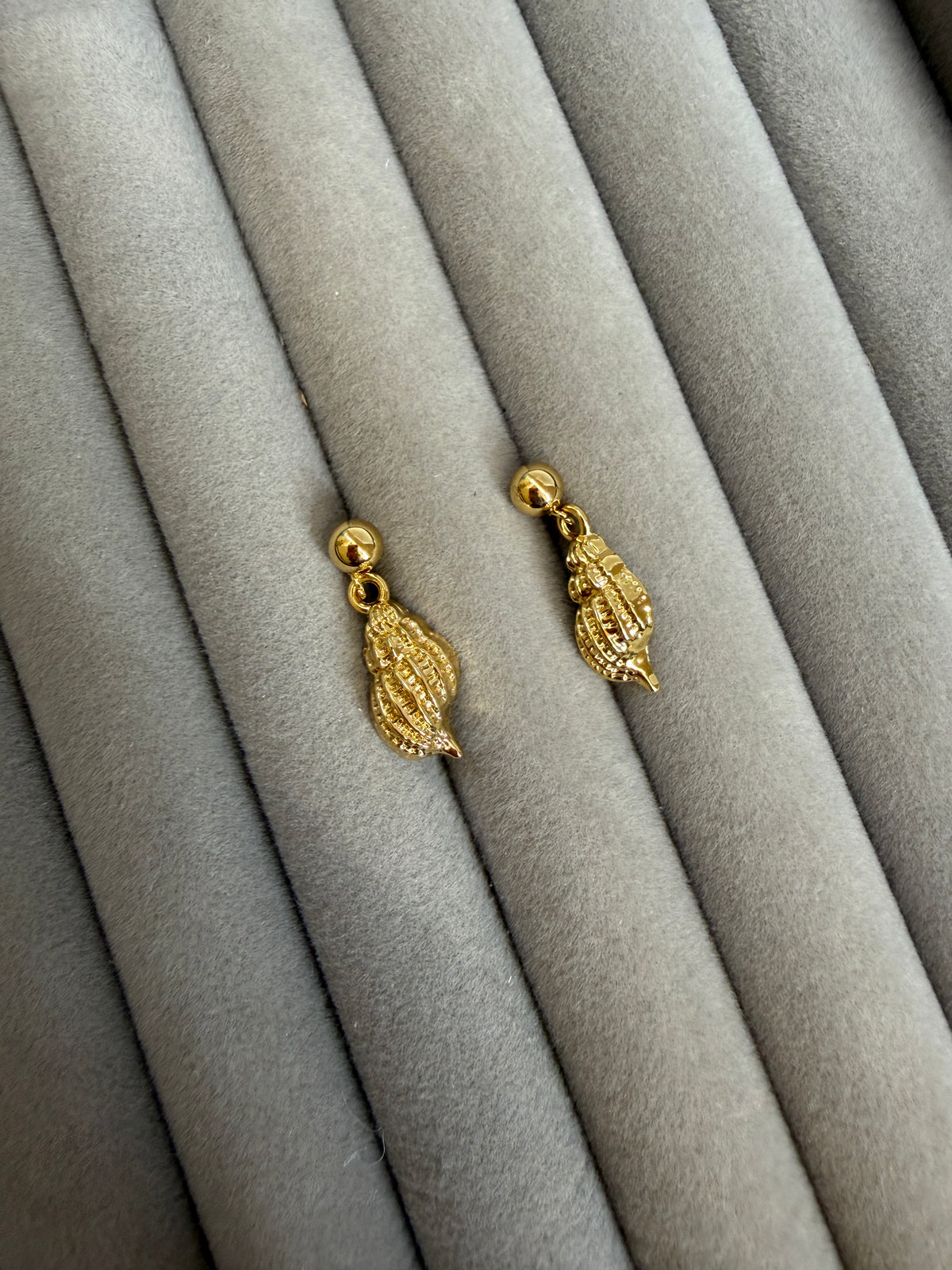 Shell drop earrings