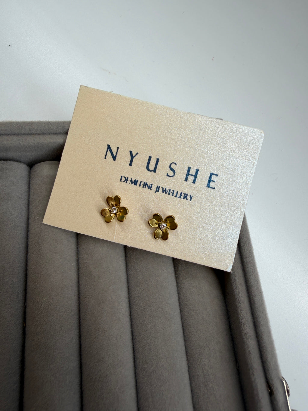 Hearts ball back studs