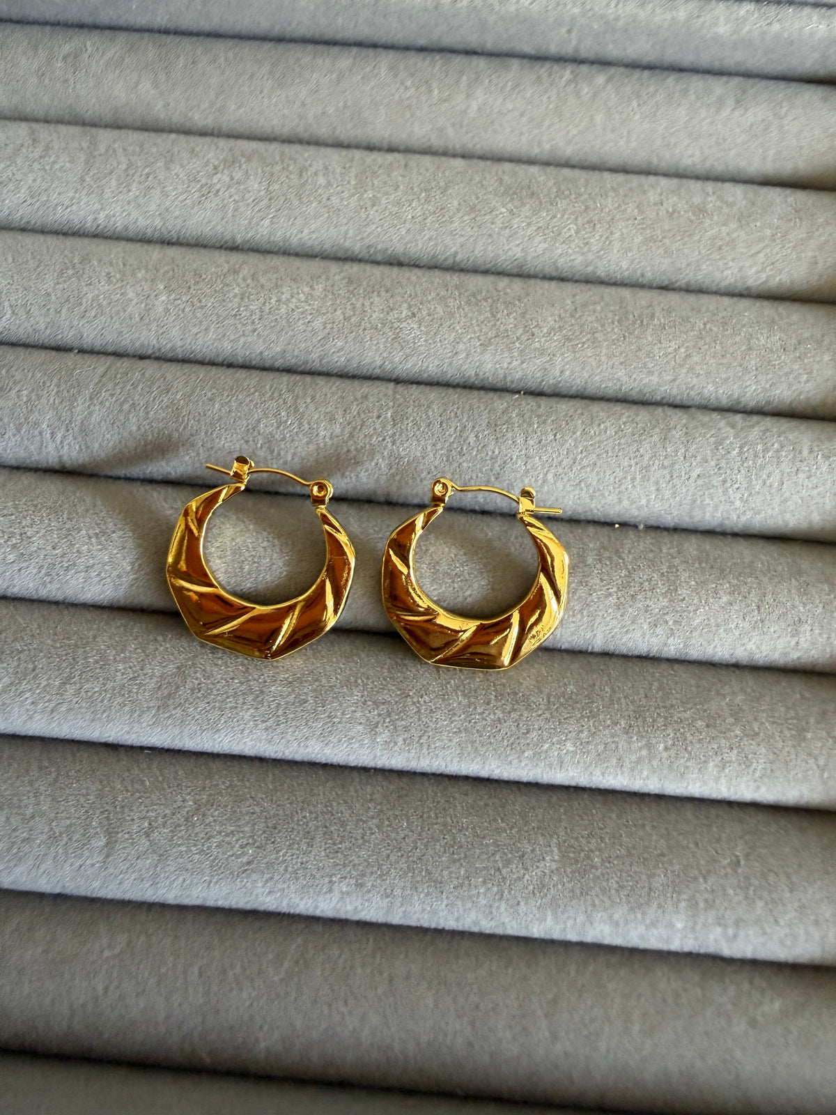 Aura Twist Hoops