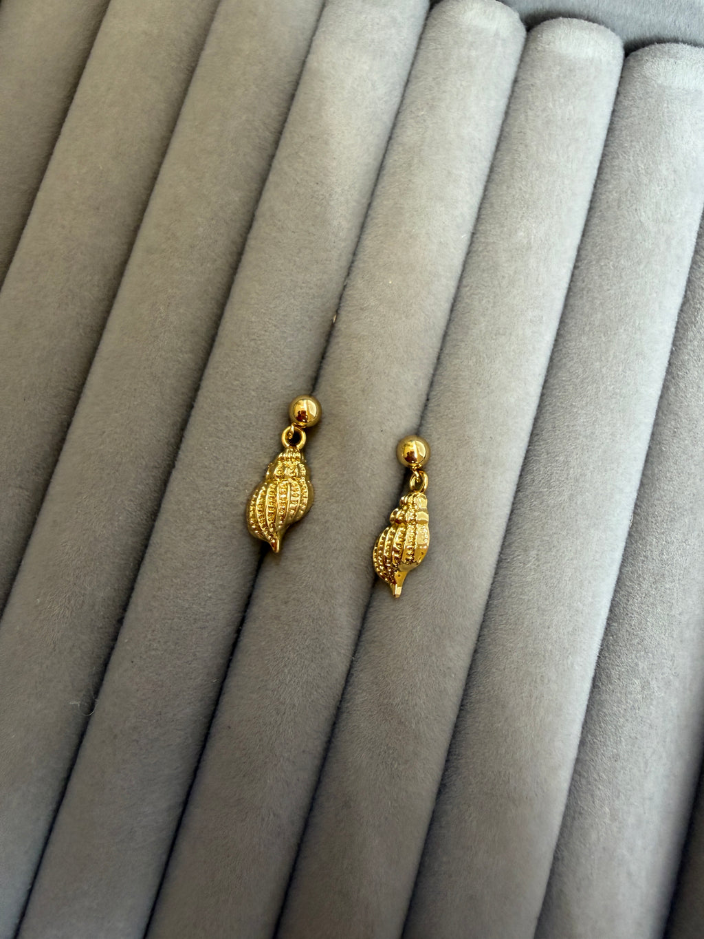 Shell drop earrings