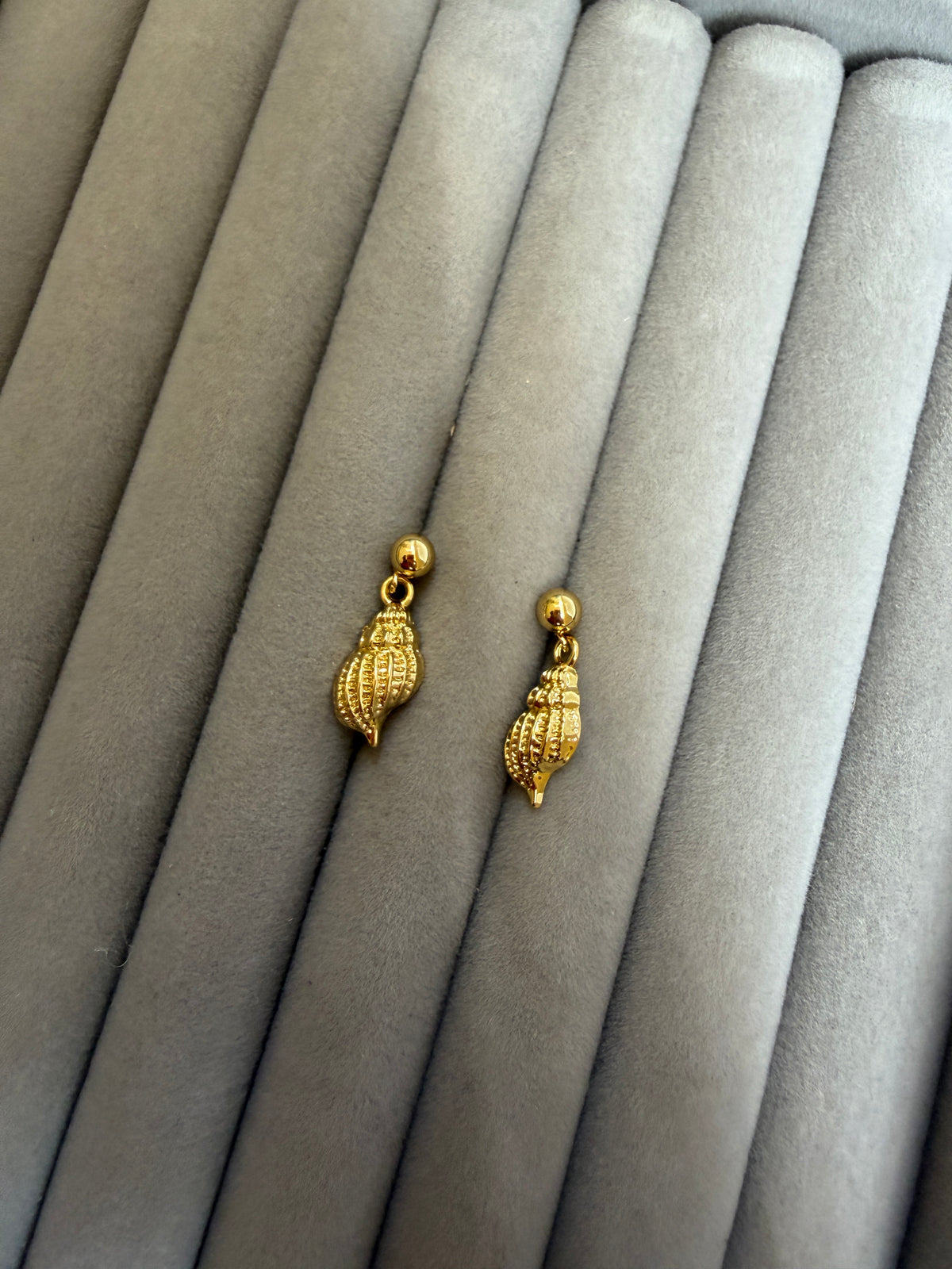 Shell drop earrings