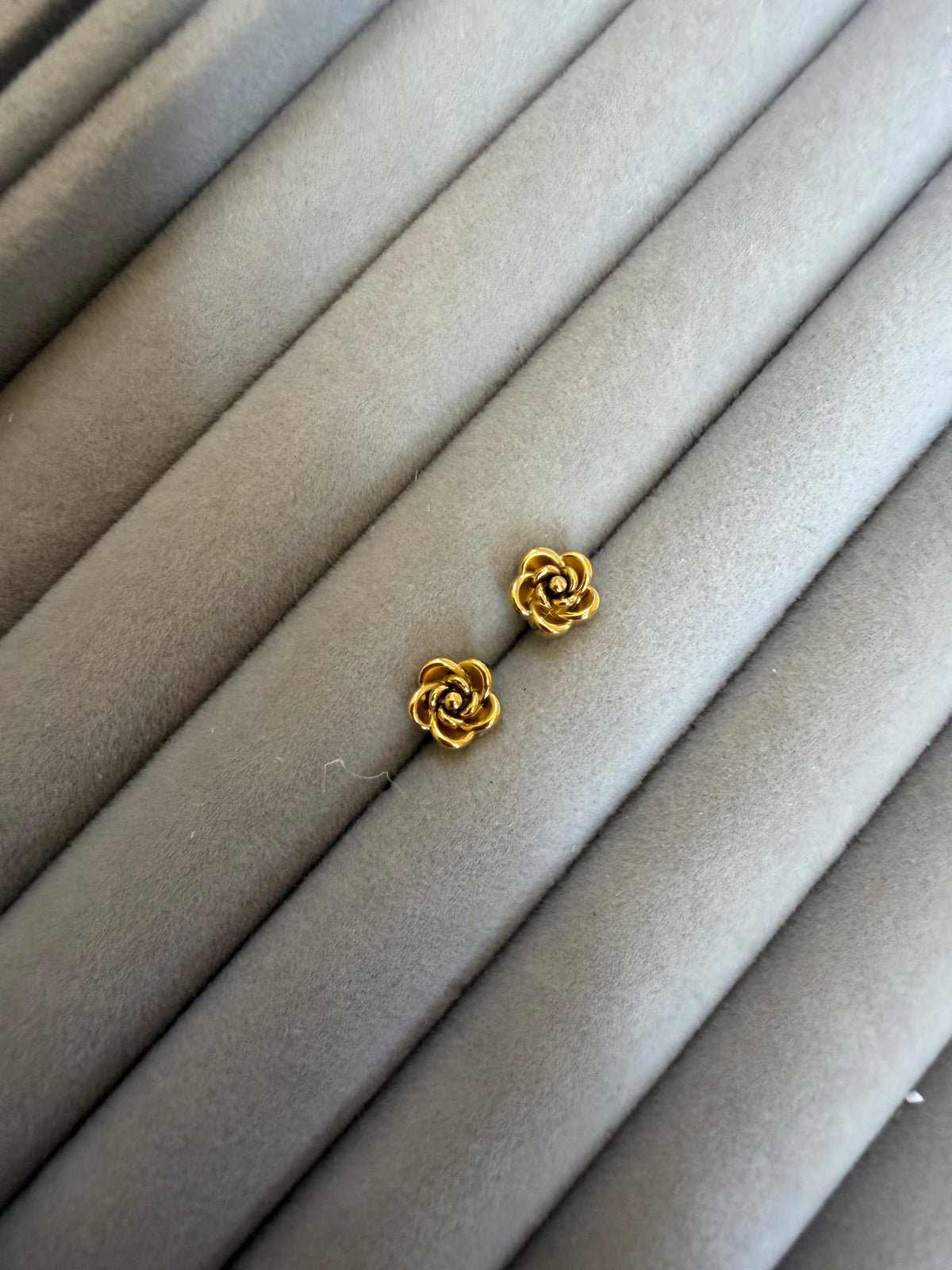 Rose Ball back studs