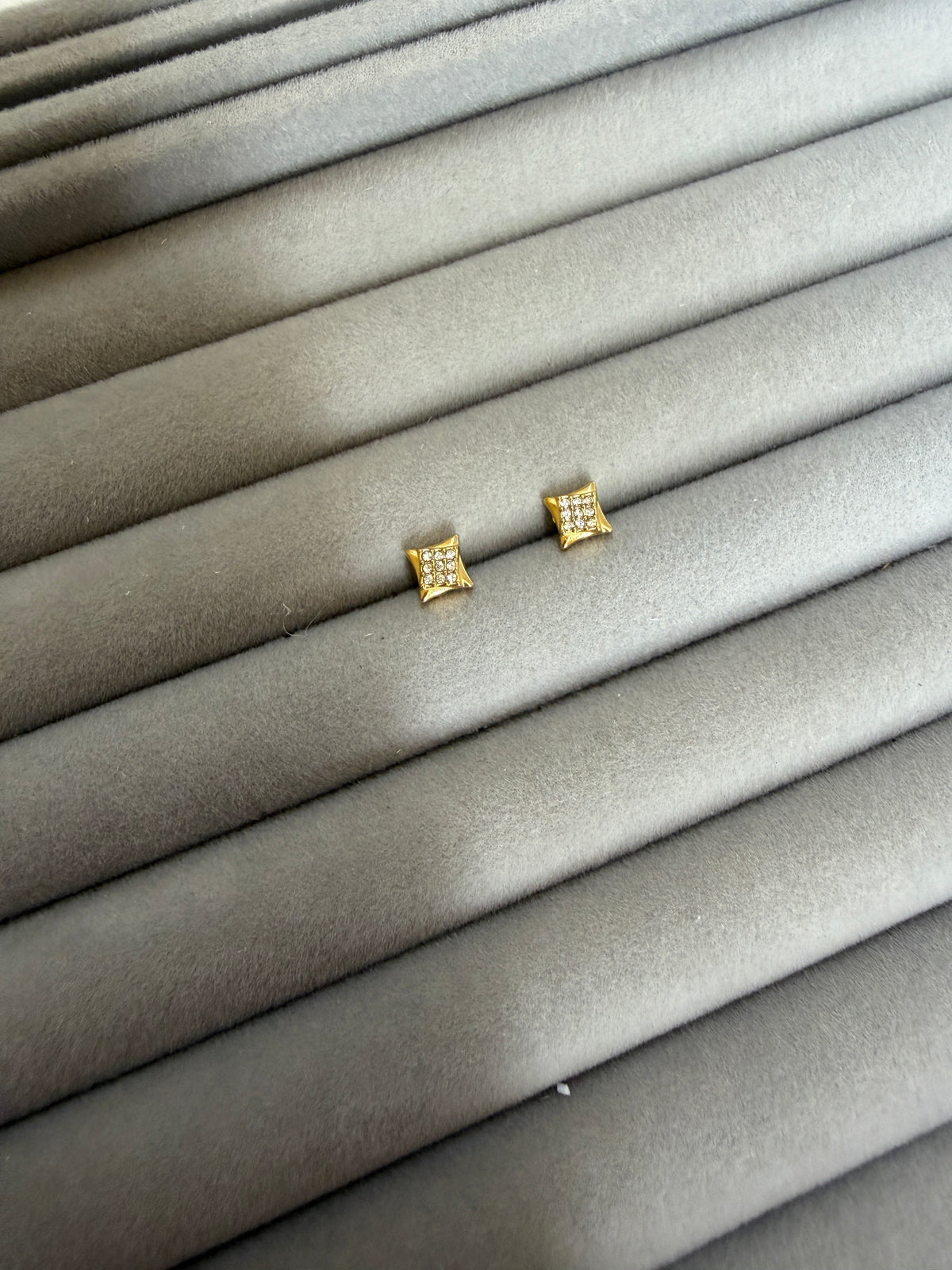 Square Ball back studs