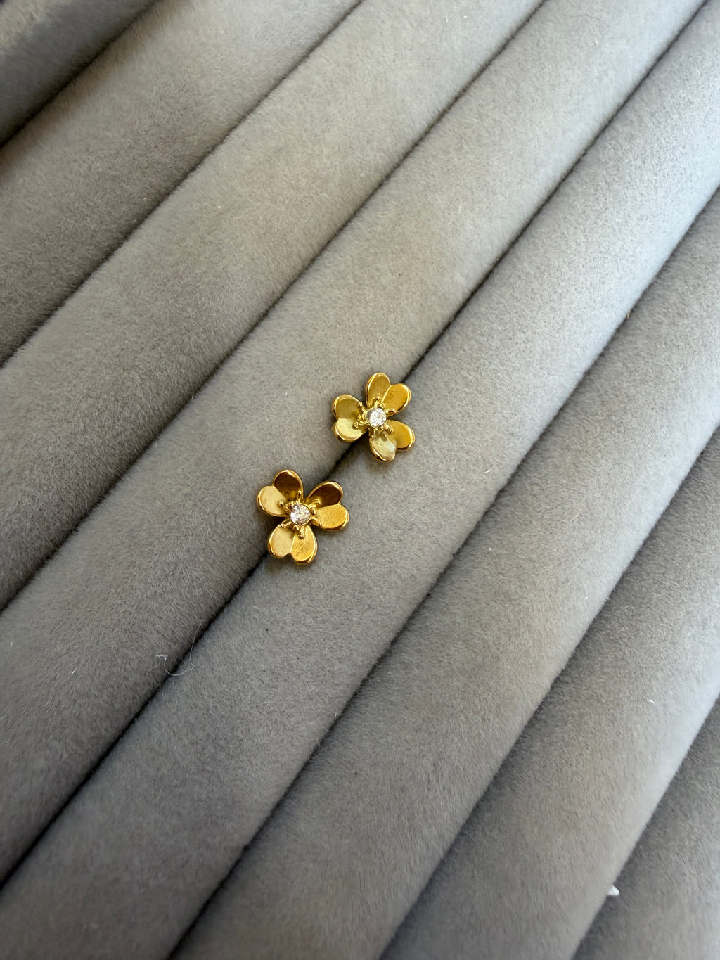 Hearts ball back studs