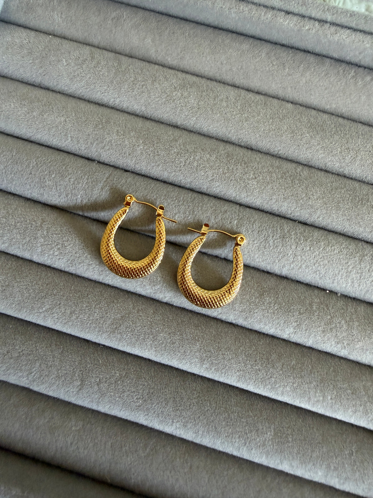 Oval Hoops
