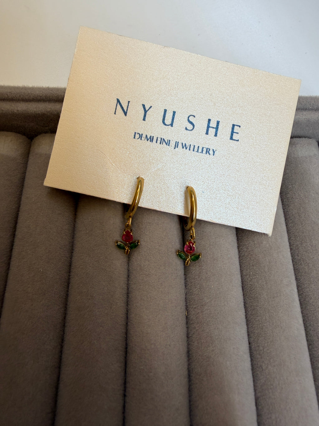 Tulip drop earrings