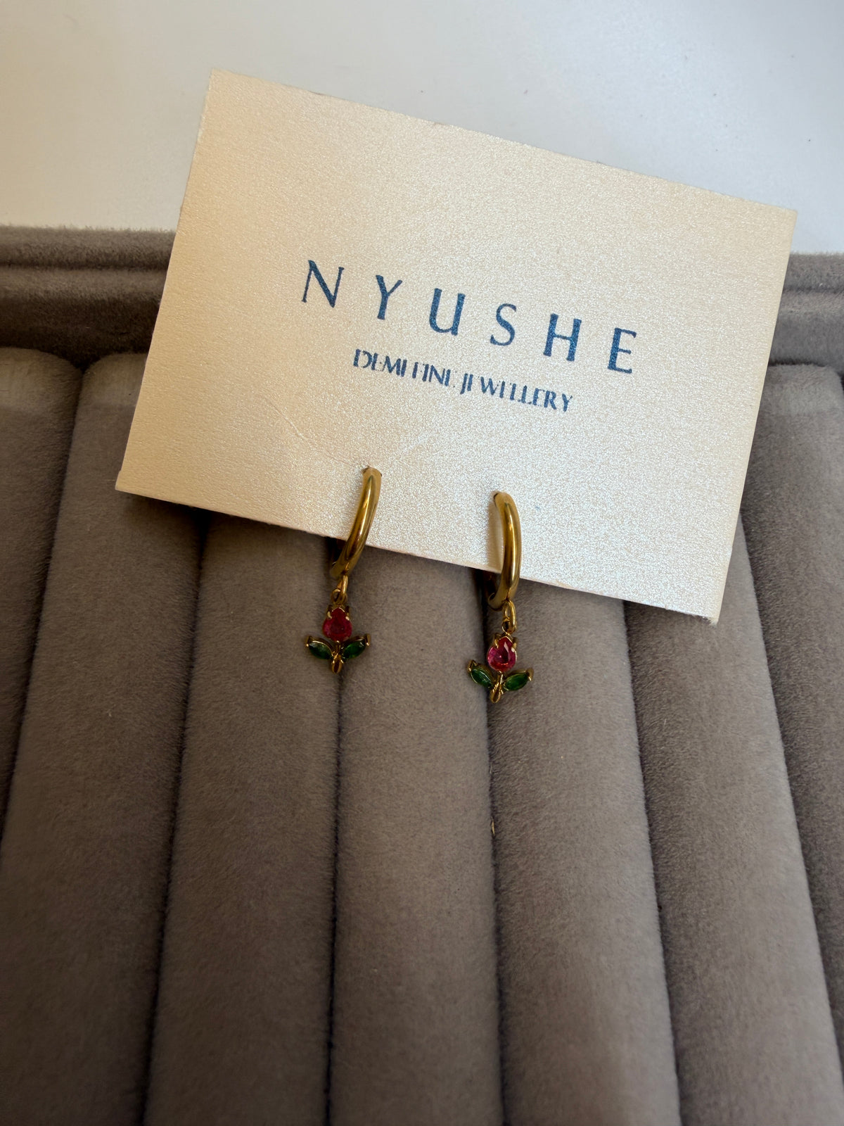 Tulip drop earrings