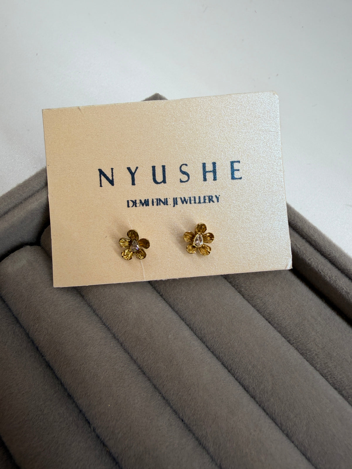 Flaura Ball back studs