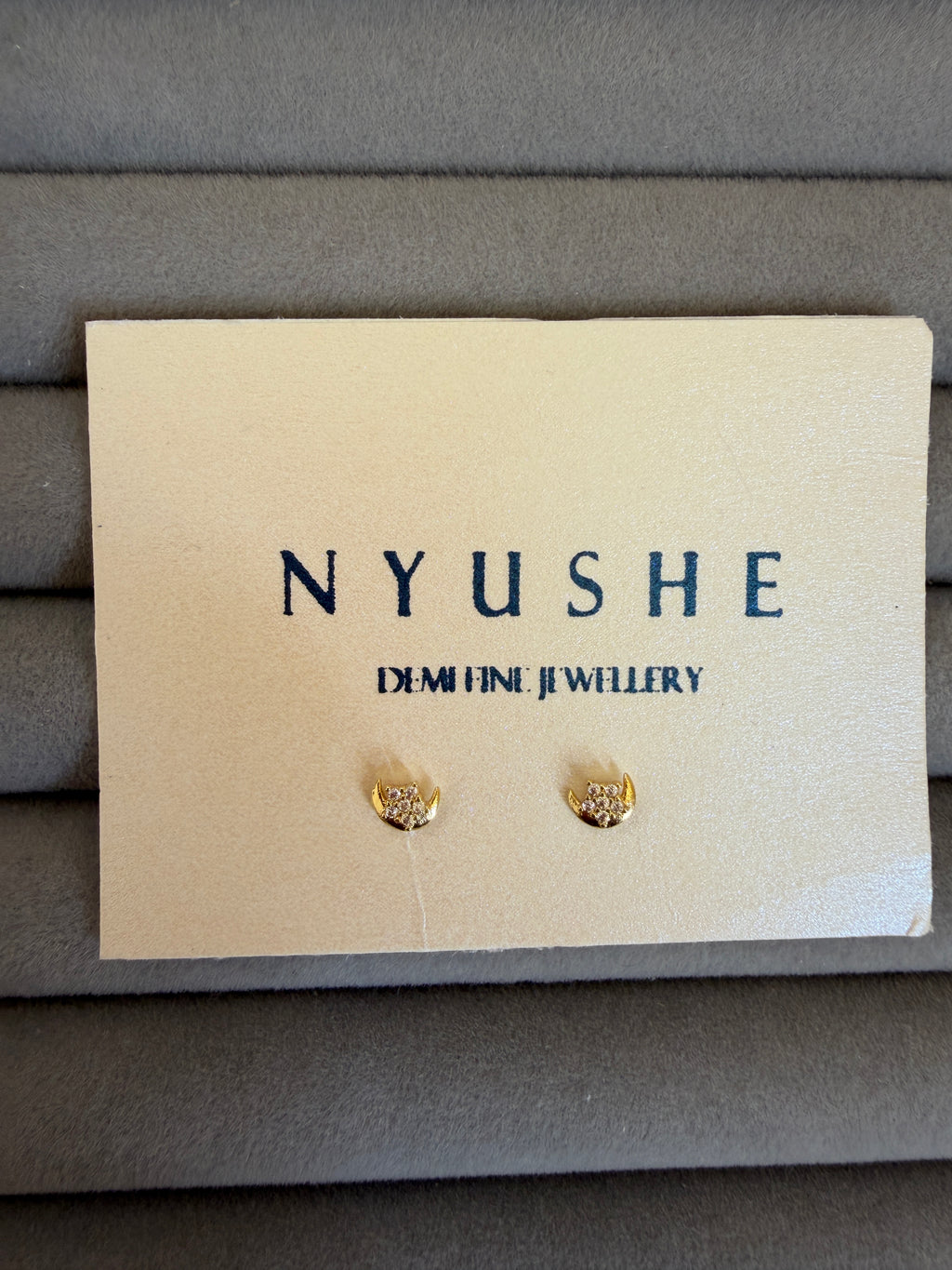 Moon star Ball back studs