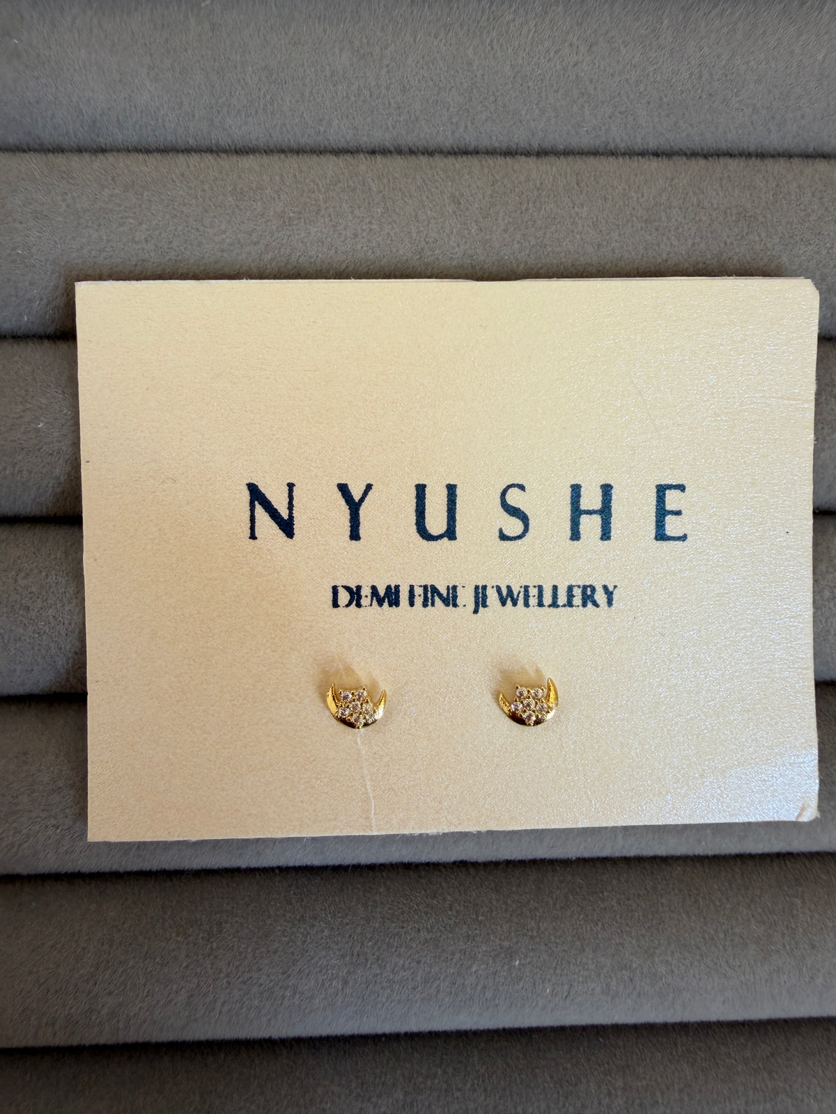Moon star Ball back studs