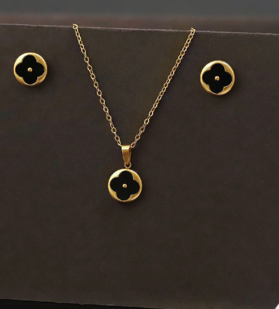Midnight muse chain and studs BH7