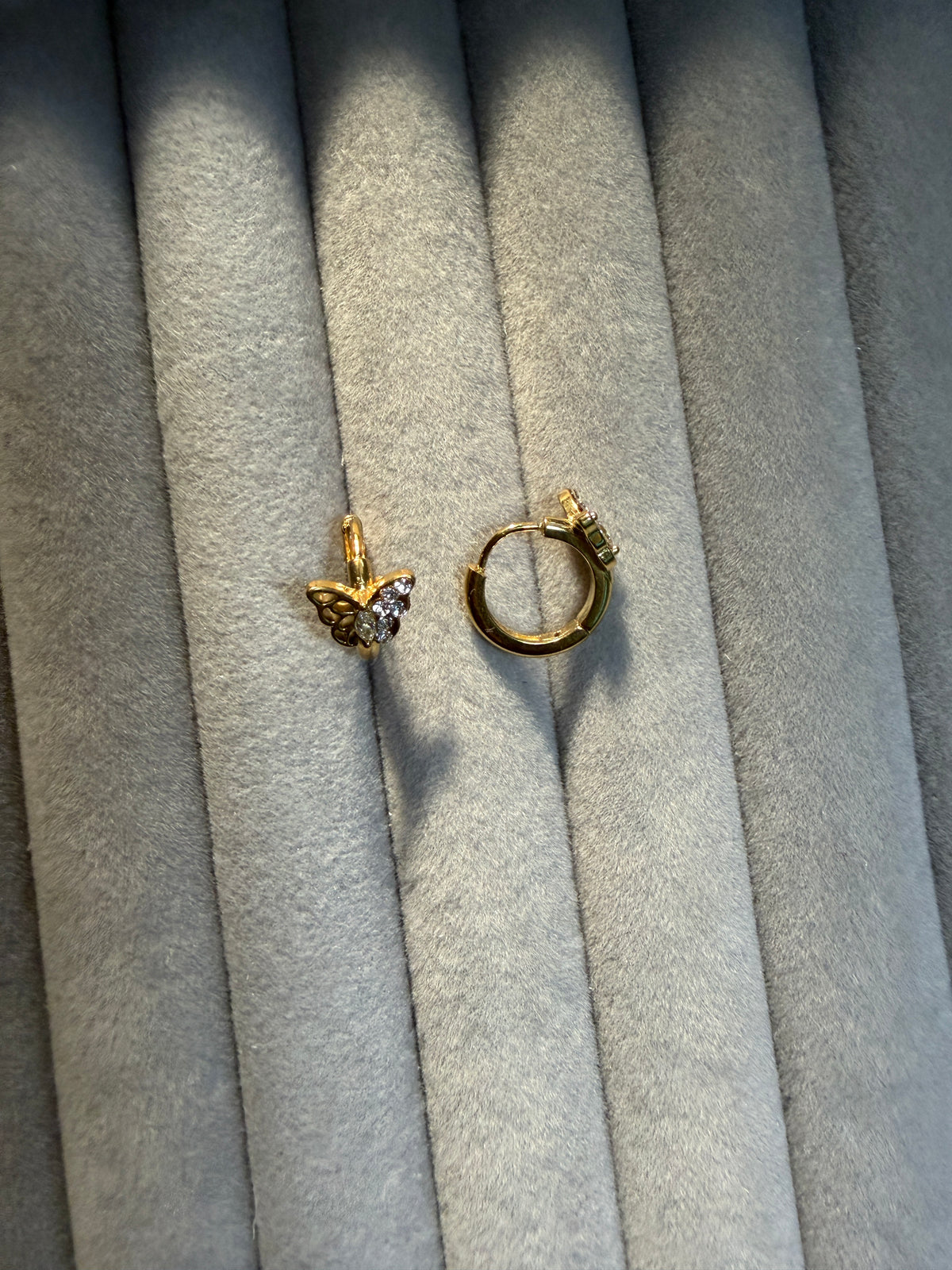 Butterfly Hugg earrings